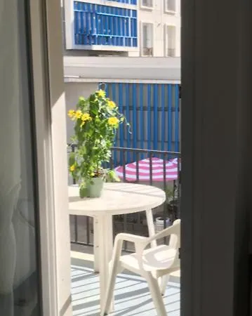 Hotel Aunis-saintonge 2*