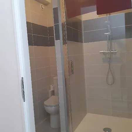 Aunis-saintonge فندق 2*